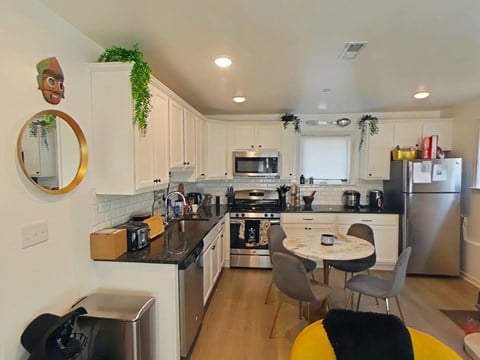 Floor plan for 2 beds, 1.5 baths, 765 sqft